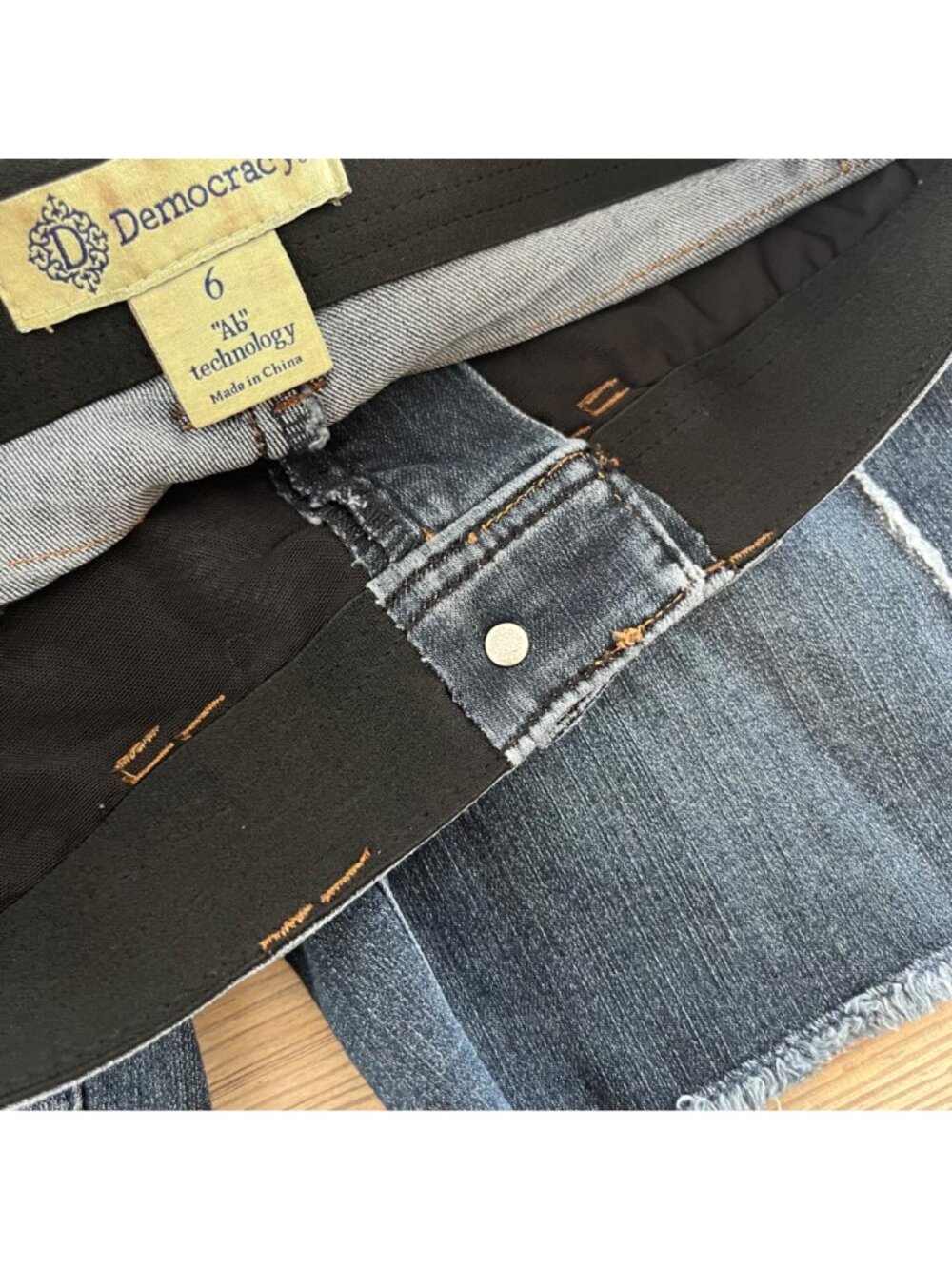 Democracy Denim Frayed Hem Bermuda Shorts Womens 6 Dark Wash - Picture 4 of 8